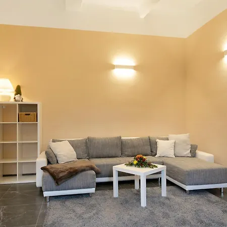 1 Apartment *